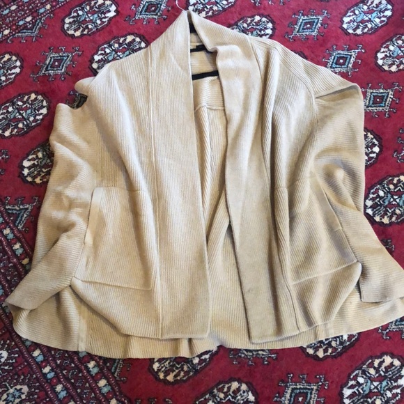 Banana Republic camel sweater - Picture 2 of 5